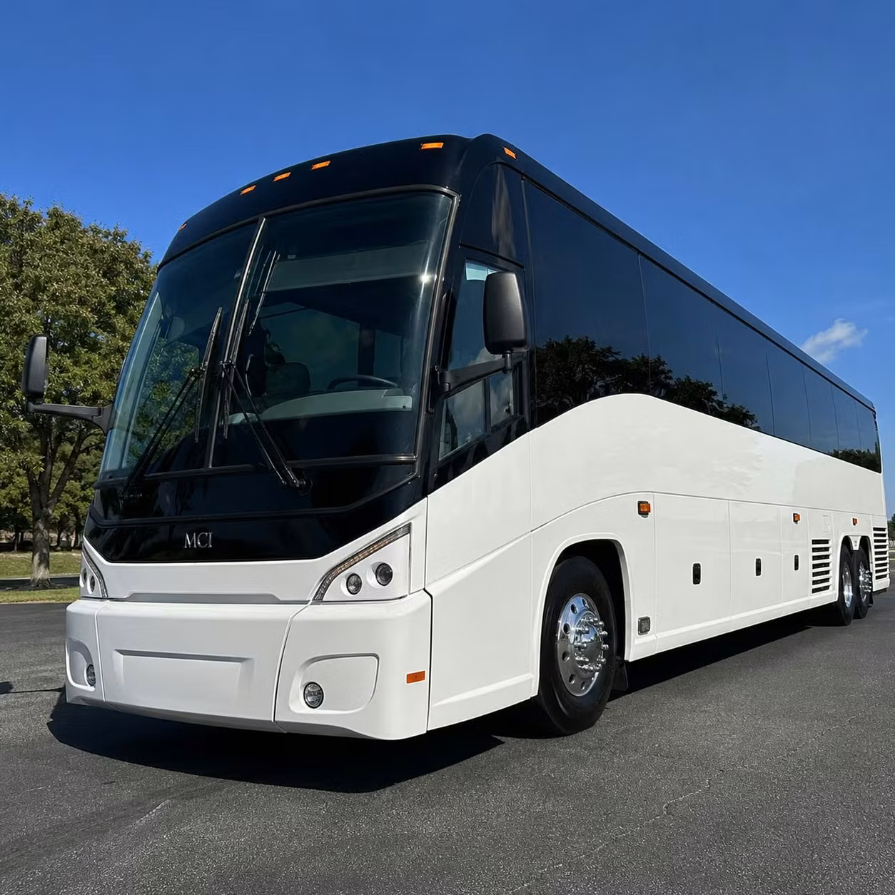 cross alabama and the southeast with confidence on a private charter bus